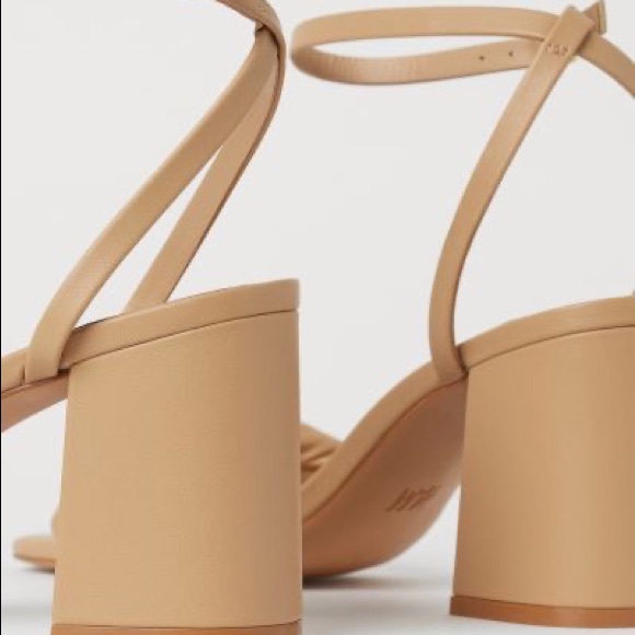 Twisted-strap Sandals - Picture 4 of 13